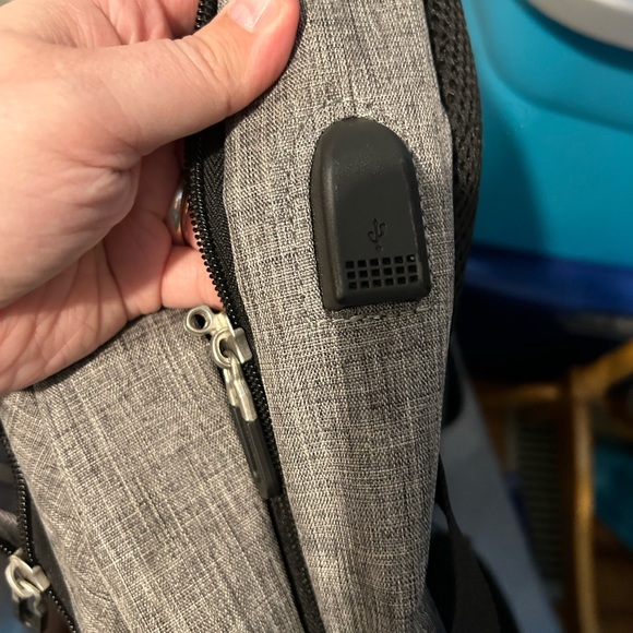 New with tags laptop backpack - Picture 4 of 6